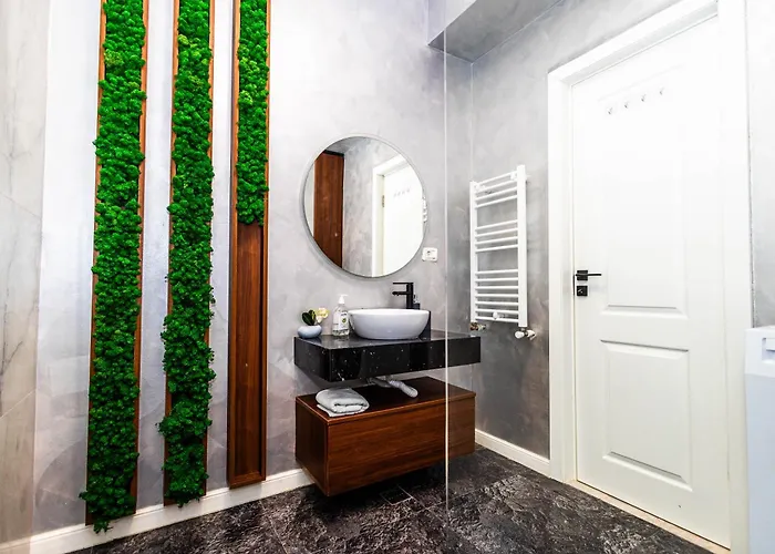 By Rs 5 아파트 Năvodari