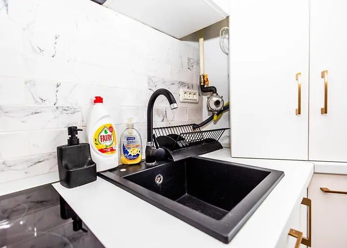 By Rs 5 아파트 Năvodari